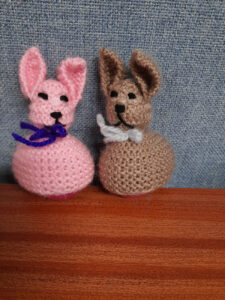 easter bunnies in aid for francis house charity knitted easter eggs bunnies
